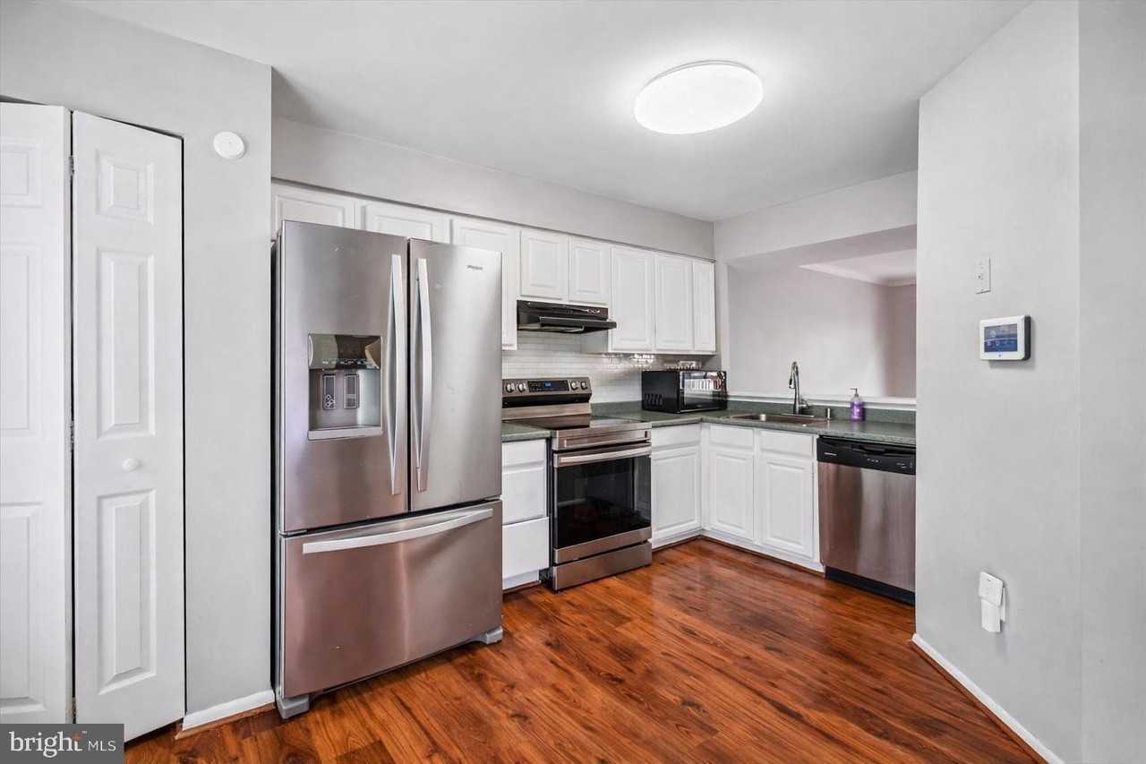 9469 Clocktower Ln - Photo 3 of 21