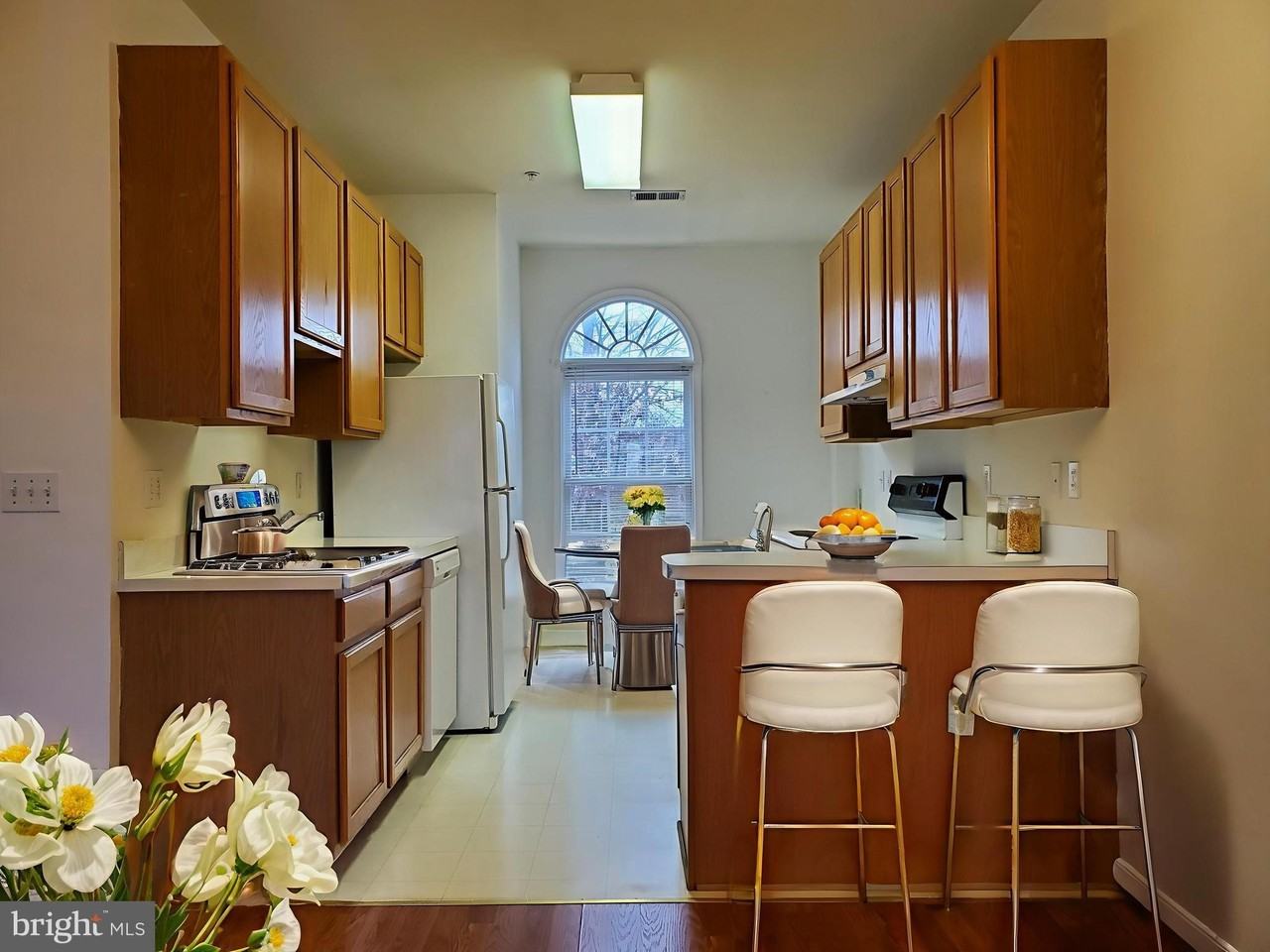 420 Main St Apt 300 #300 - Photo 3 of 22