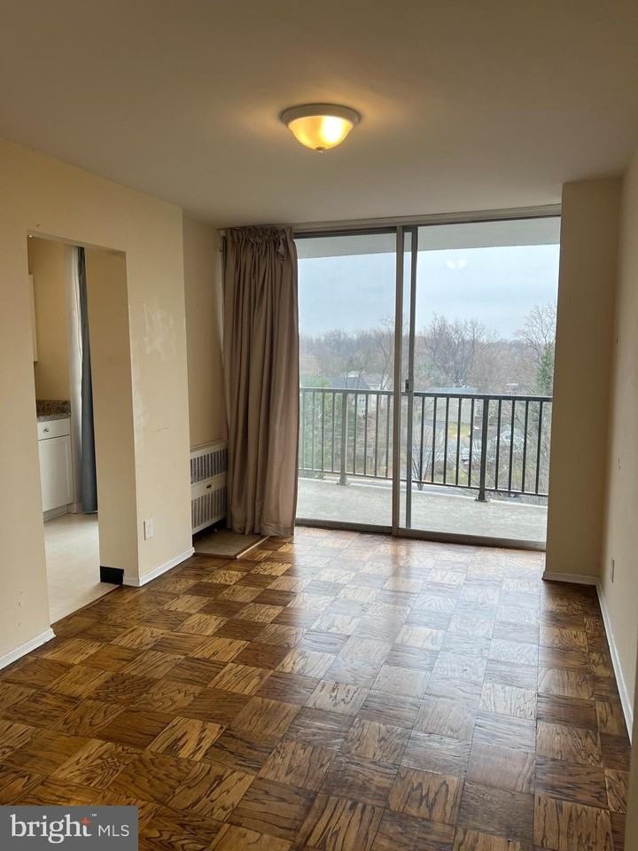 3333 University Blvd W Apt 810 #810 - Photo 4 of 23