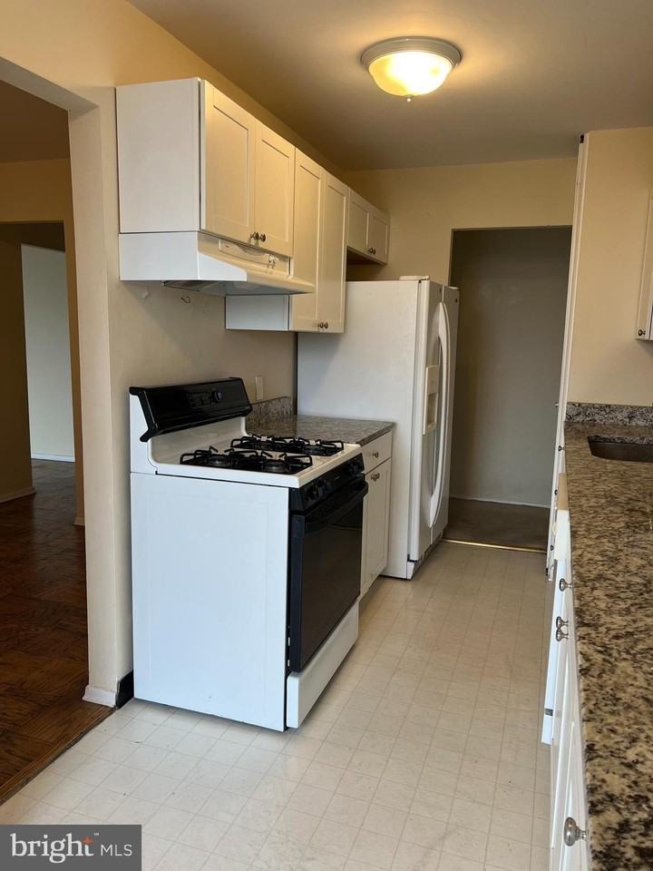 3333 University Blvd W Apt 810 #810 - Photo 7 of 23