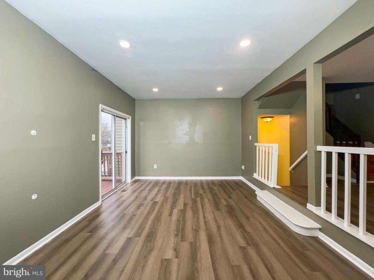 8202 Ashford Blvd - Photo 5 of 26