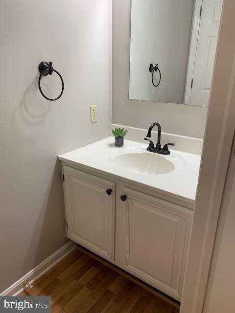 39 Laurie Ln - Photo 3 of 8