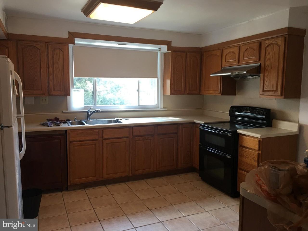 1113 W Thompson St - Photo 2 of 18