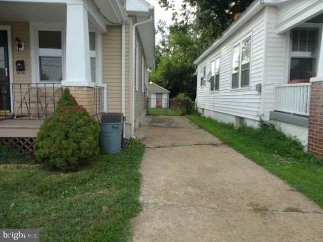 411 Pelham St - Photo 2 of 33