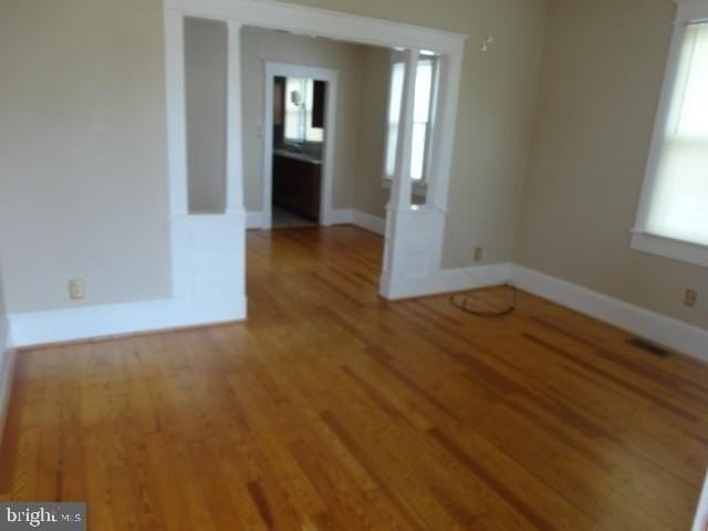 411 Pelham St - Photo 6 of 33