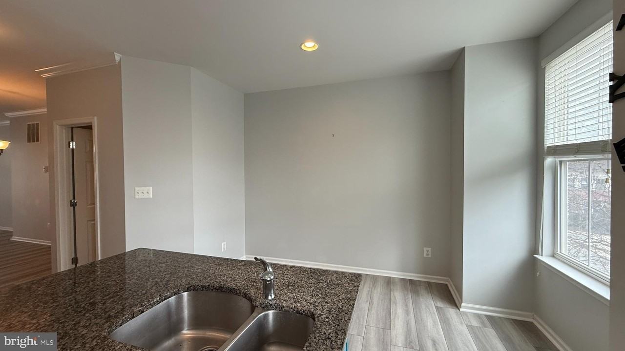 2901 Chinkapin Oak Ln - Photo 4 of 17