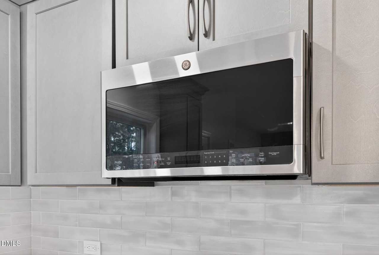 1112 Stonehedge Ave - Photo 7 of 50