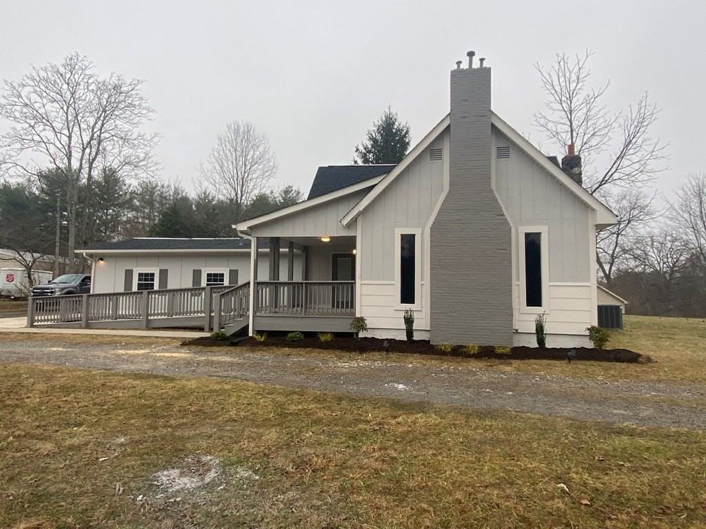 2496 Lantana Rd - Photo 4 of 24