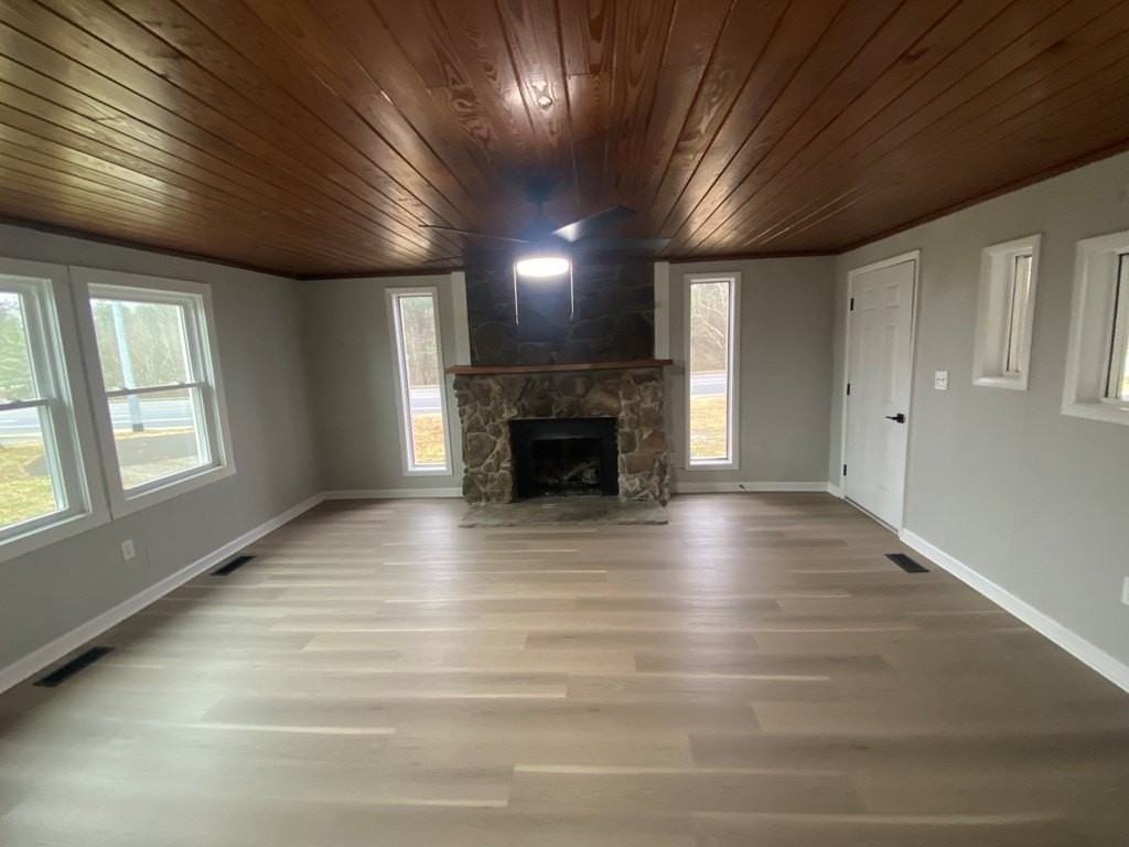 2496 Lantana Rd - Photo 5 of 24