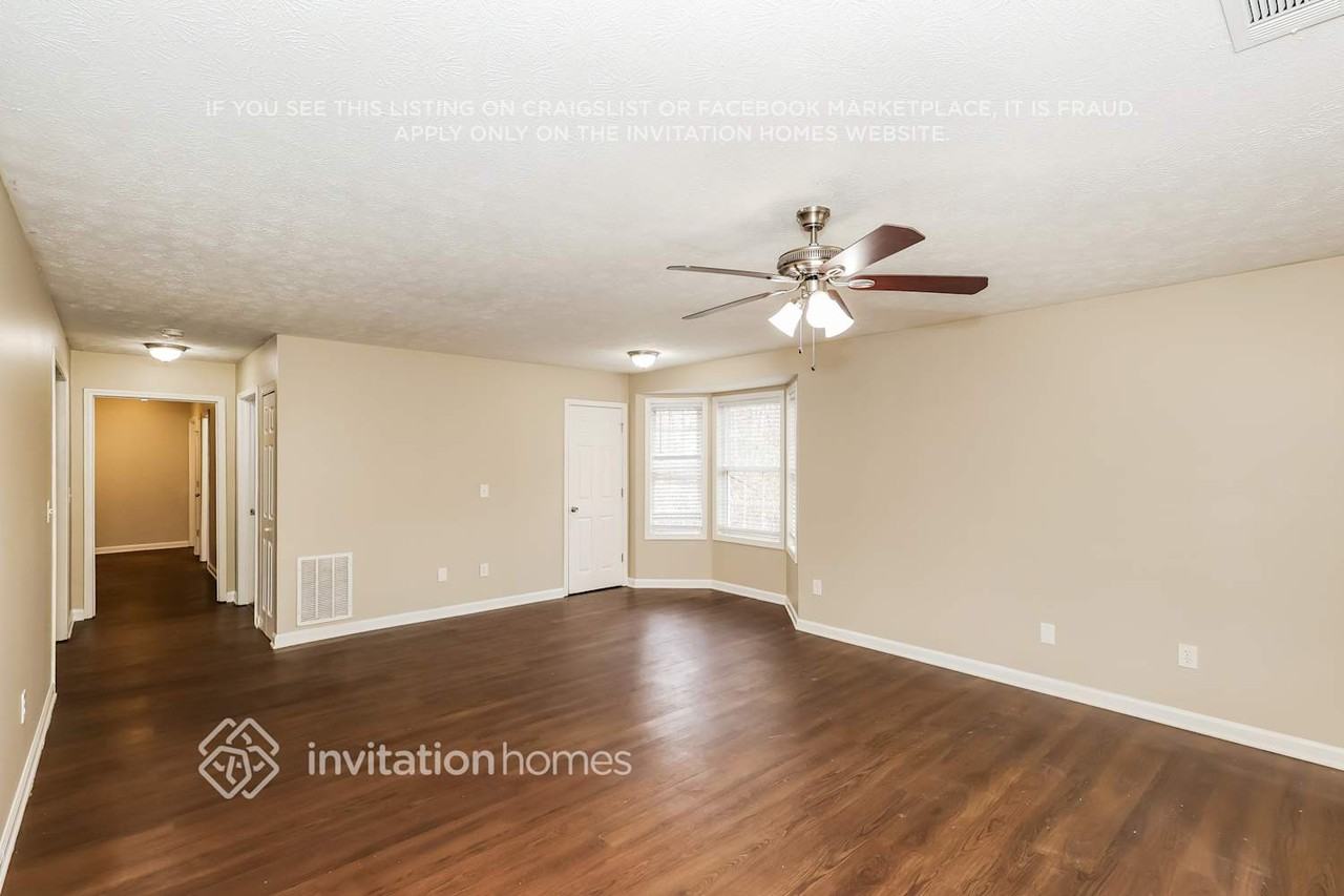 8945 Ochil Ln - Photo 5 of 17