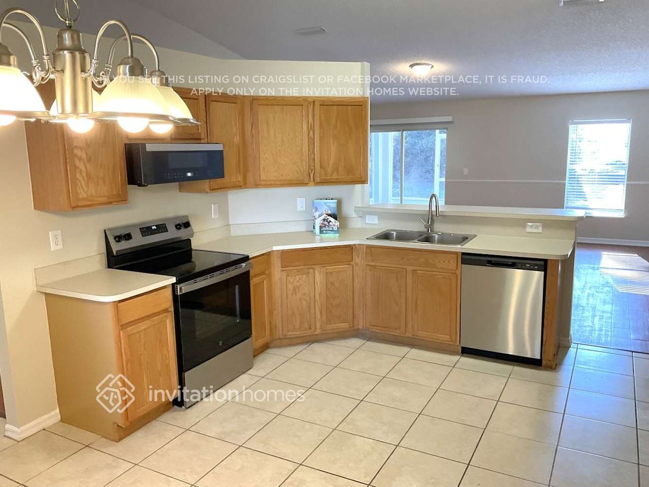 1816 Thomasville Ave Se - Photo 4 of 12