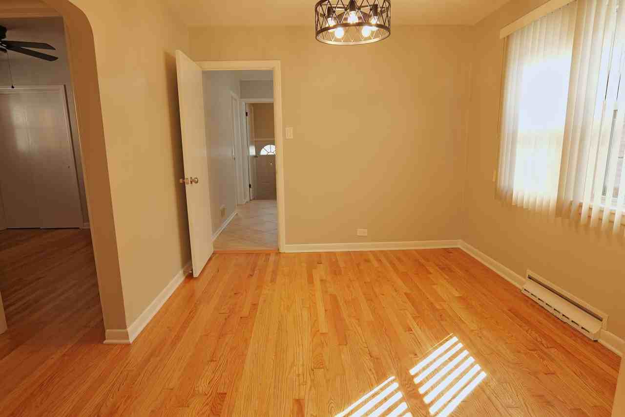 5047 S Leclaire Ave - Photo 3 of 12