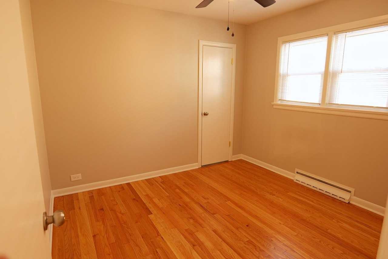 5047 S Leclaire Ave - Photo 7 of 12