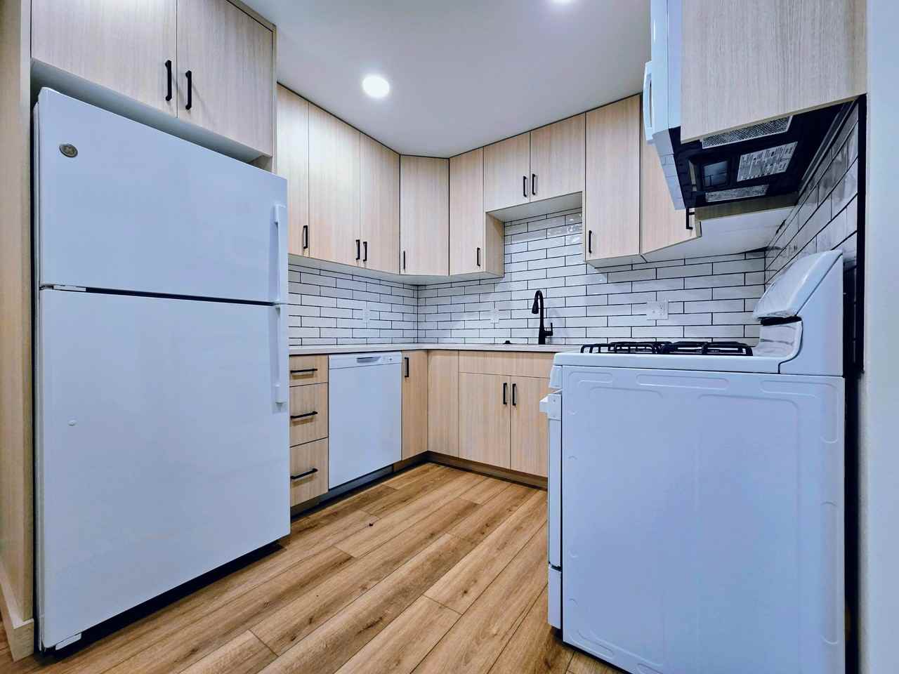 8723 Se - Photo 2 of 14