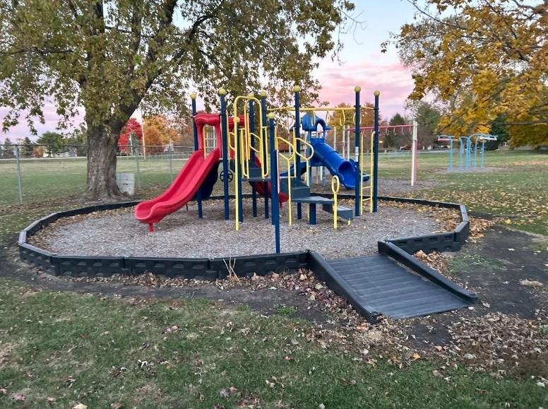 210 Kiick St - Photo 4 of 28