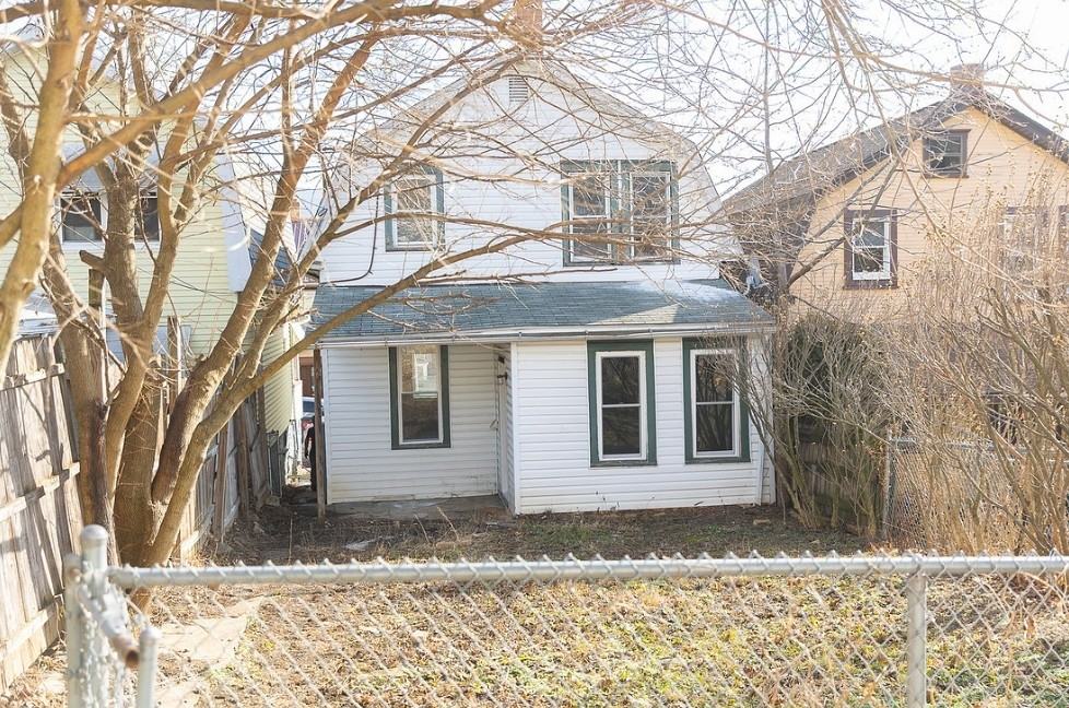 1606 Bell Ave - Photo 3 of 27