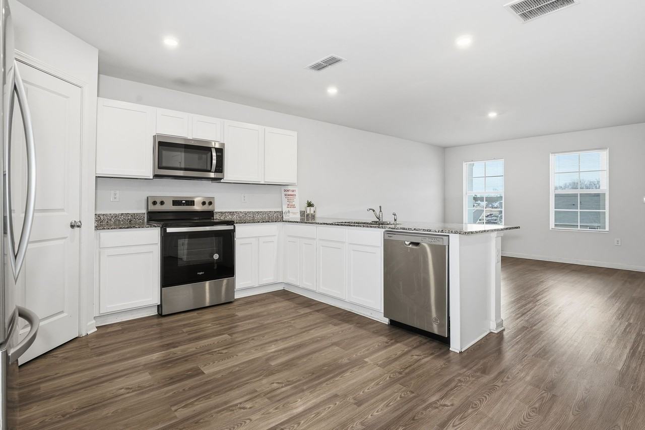 564 Pemberton St #1 - Photo 3 of 50