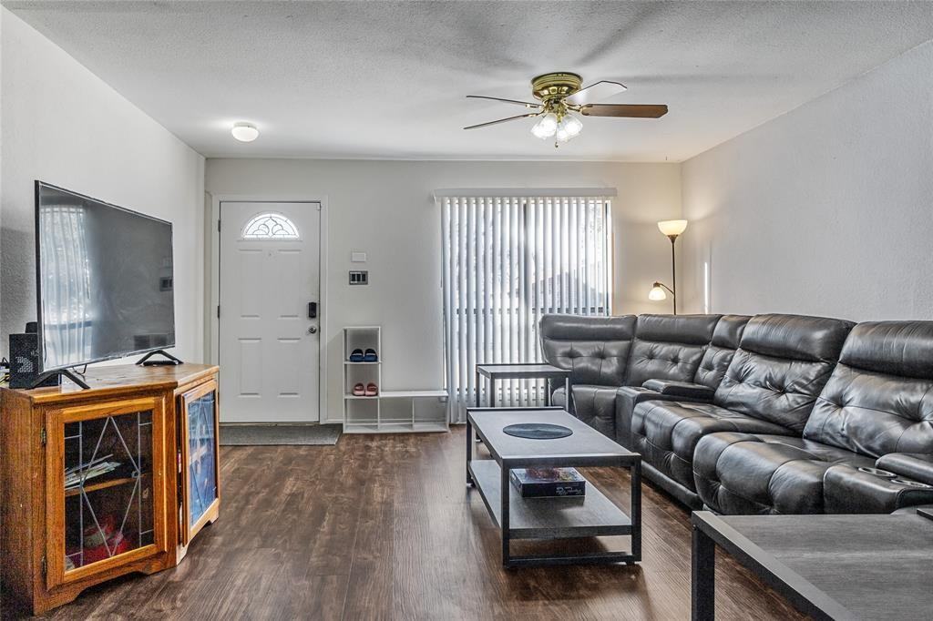 3112 Mayfair Dr - Photo 3 of 23