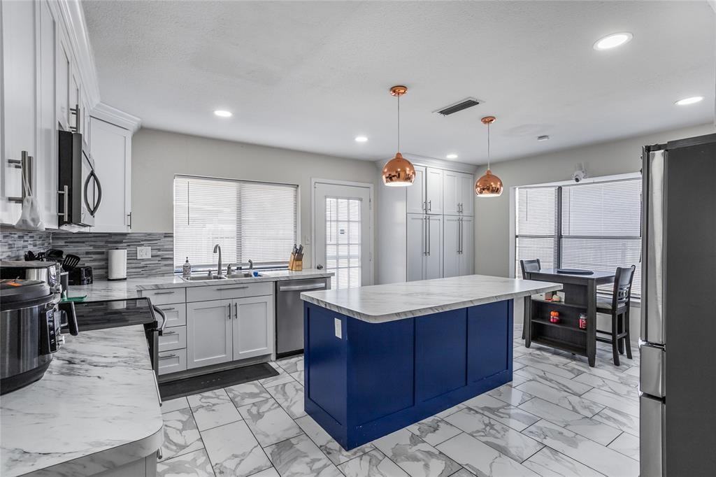 3112 Mayfair Dr - Photo 6 of 23