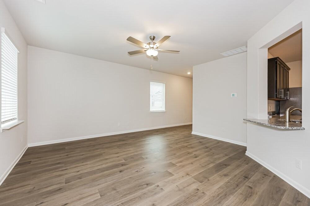 1442 Reiner Dr - Photo 4 of 17