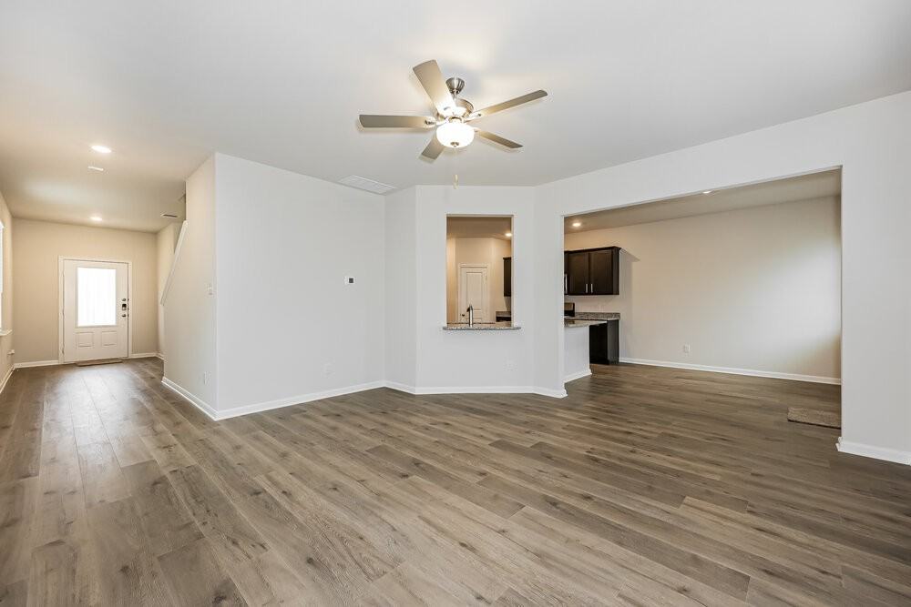 1442 Reiner Dr - Photo 5 of 17