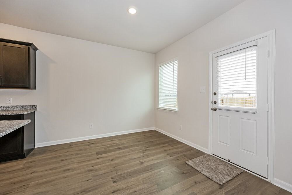 1442 Reiner Dr - Photo 6 of 17