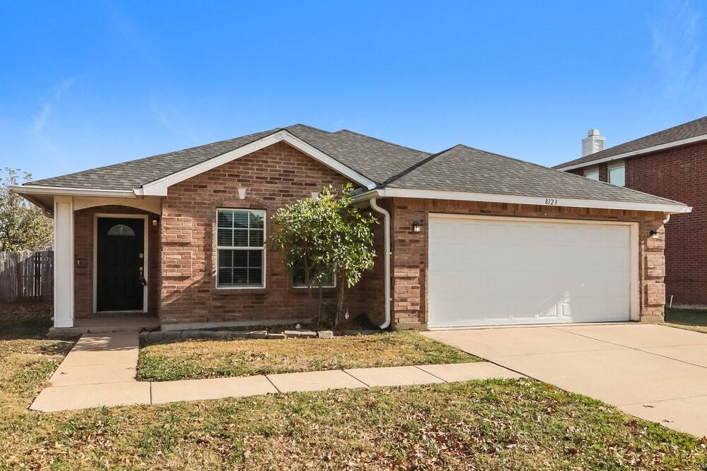 8123 Stowe Springs Ln - Photo 3 of 16