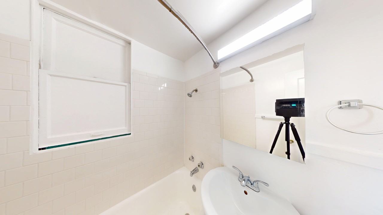 1520 Gough Street - Photo 3 of 16