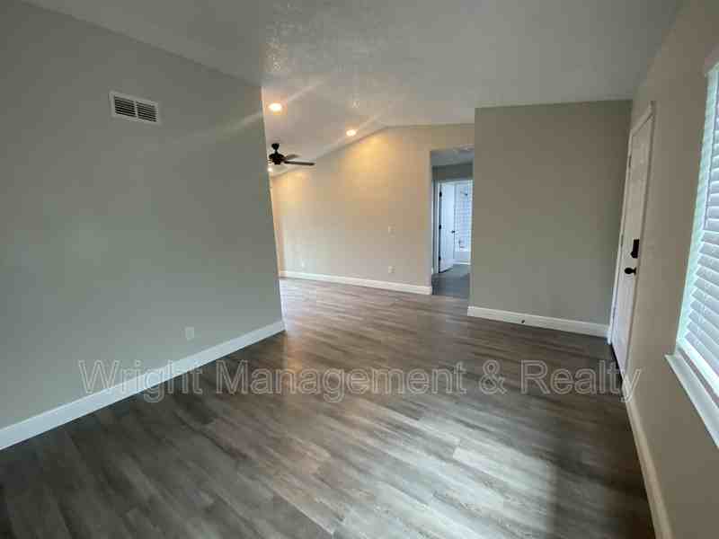 206 Saint Petersburg Dr E #A - Photo 6 of 19