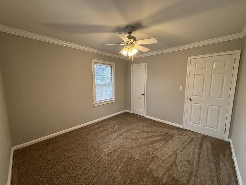 718 Trout St Ne - Photo 3 of 18