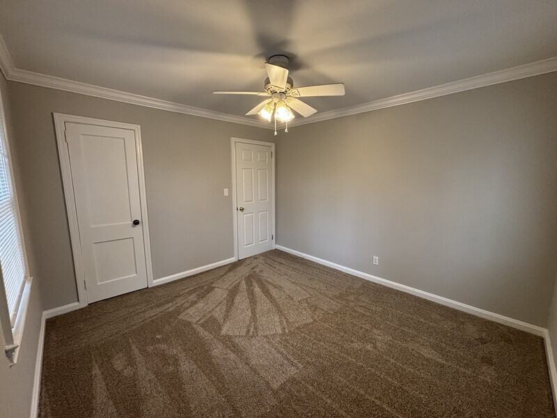 718 Trout St Ne - Photo 5 of 18