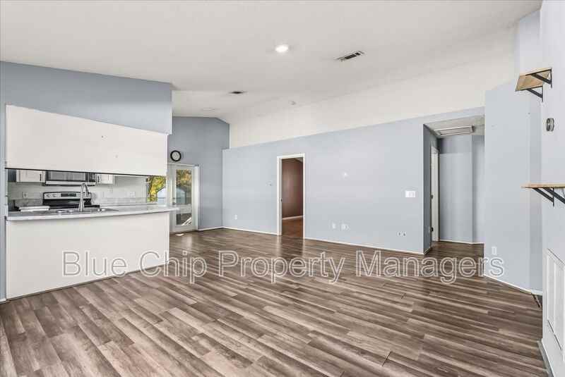 2229 Hannah Ln - Photo 6 of 30