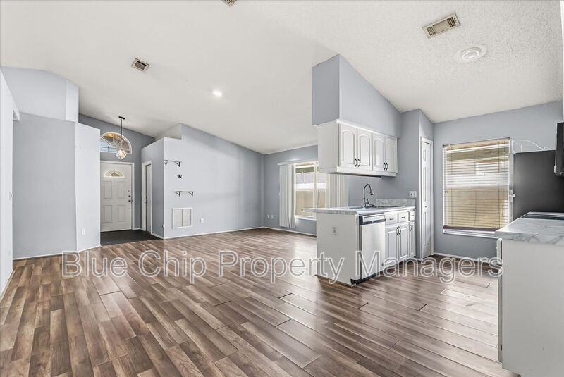 2229 Hannah Ln - Photo 7 of 30