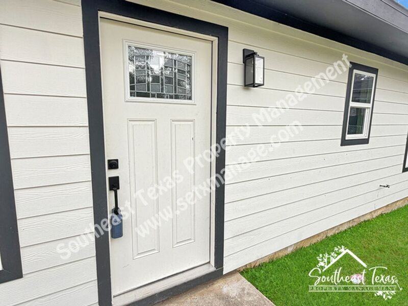 5260 Landry Ln - Photo 2 of 15