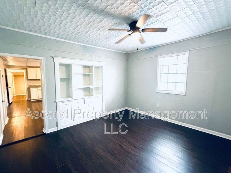 2111 Chamberlain Ave #A - Photo 3 of 7