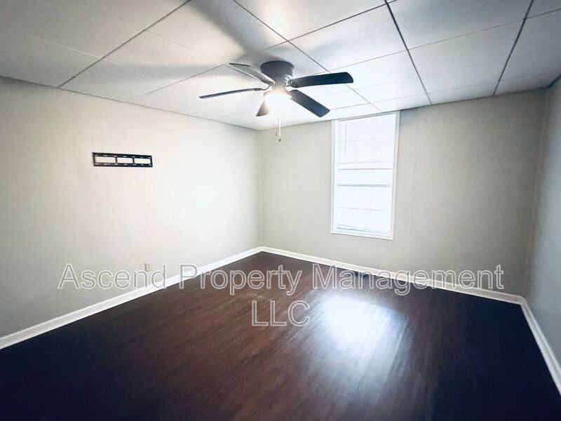 2111 Chamberlain Ave #A - Photo 5 of 7