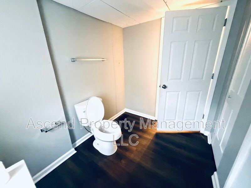 2111 Chamberlain Ave #A - Photo 6 of 7