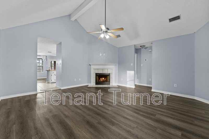 13300 Saint Martin Dr - Photo 4 of 20