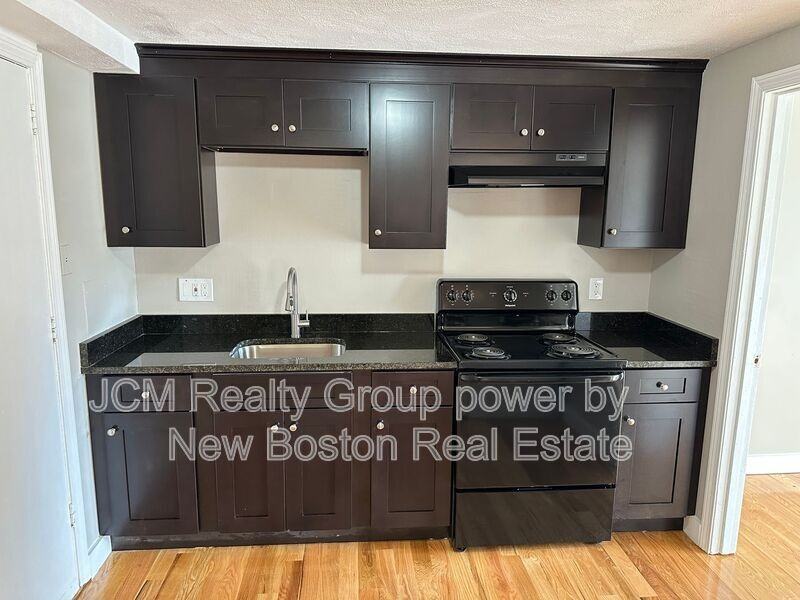 108 Franklin St - Photo 2 of 27