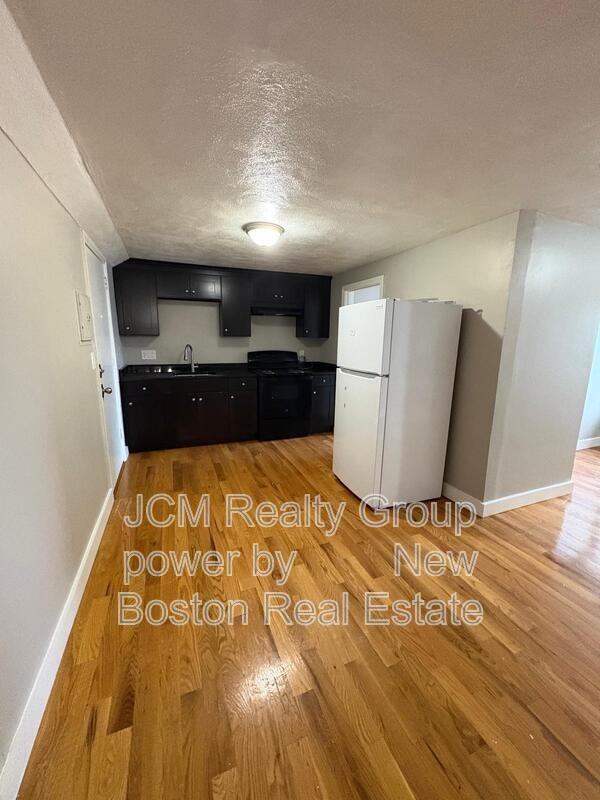 108 Franklin St - Photo 5 of 27