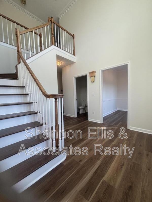 2972 Hampton Pl - Photo 2 of 21