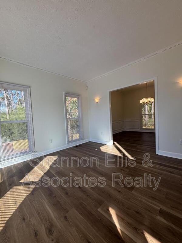 2972 Hampton Pl - Photo 6 of 21