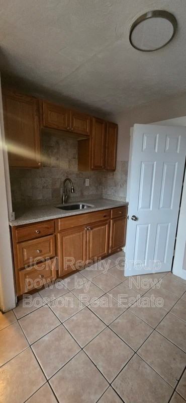 86 Main St - Photo 2 of 16