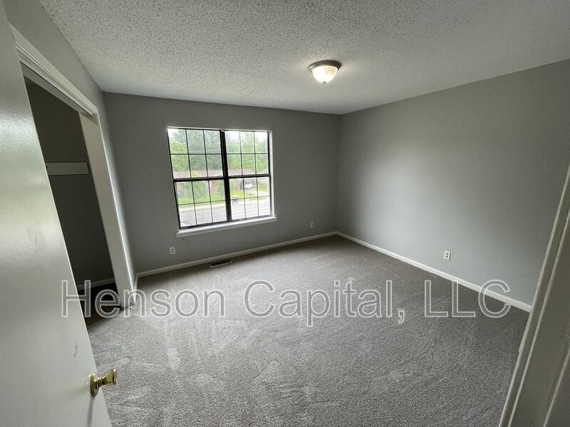 1212 S 1st St #1 - Photo 4 of 9