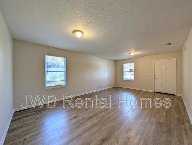 3120 Neff St - Photo 5 of 16