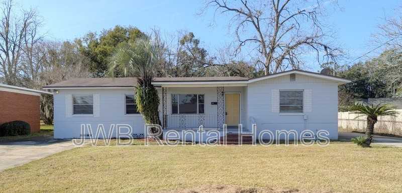 2334 Ribault Scenic Dr - Photo 2 of 17