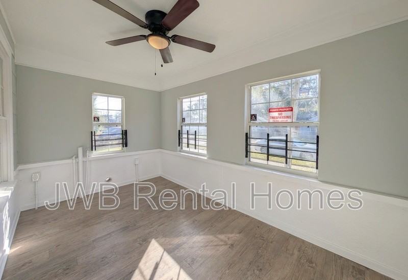 3037 Imperial St - Photo 5 of 15