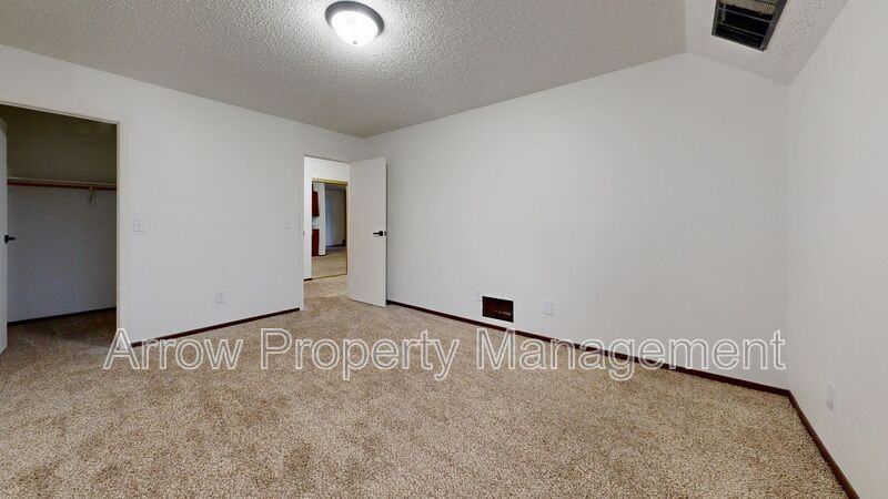 203 E Arbor Ave - Photo 6 of 10