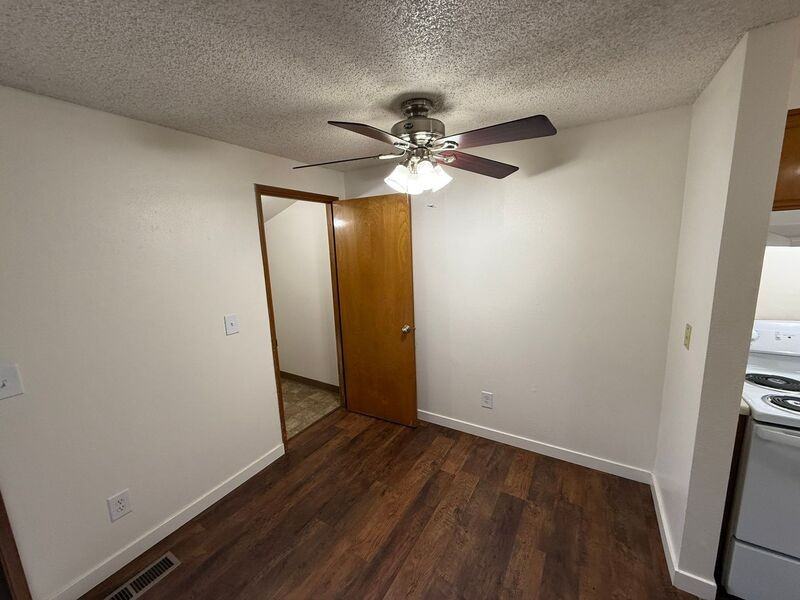 677 Glen Creek Rd Nw - Photo 4 of 15