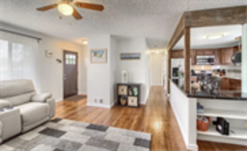 425 S Harlan St - Photo 2 of 11